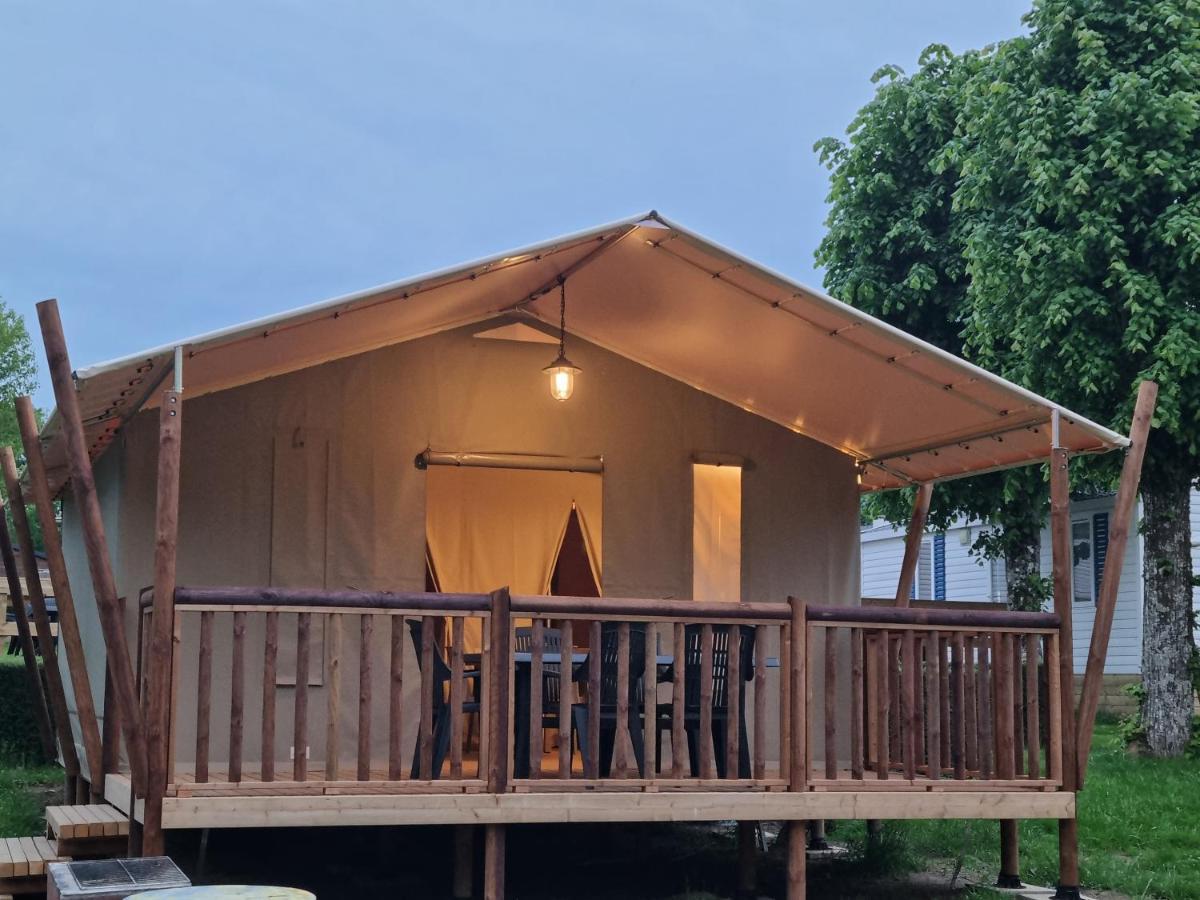 Camping Les Rives Du Lac Bois Morin Dış mekan fotoğraf